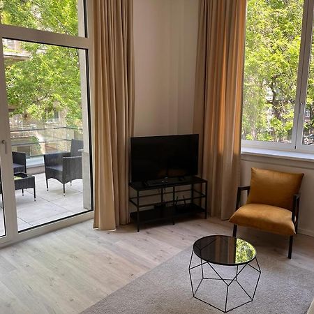 Skau Gajova Family Two Bedroom Apartment With A Terrace Free Parking ブラチスラヴァ エクステリア 写真