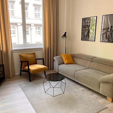 Skau Gajova Family Two Bedroom Apartment With A Terrace Free Parking ブラチスラヴァ エクステリア 写真