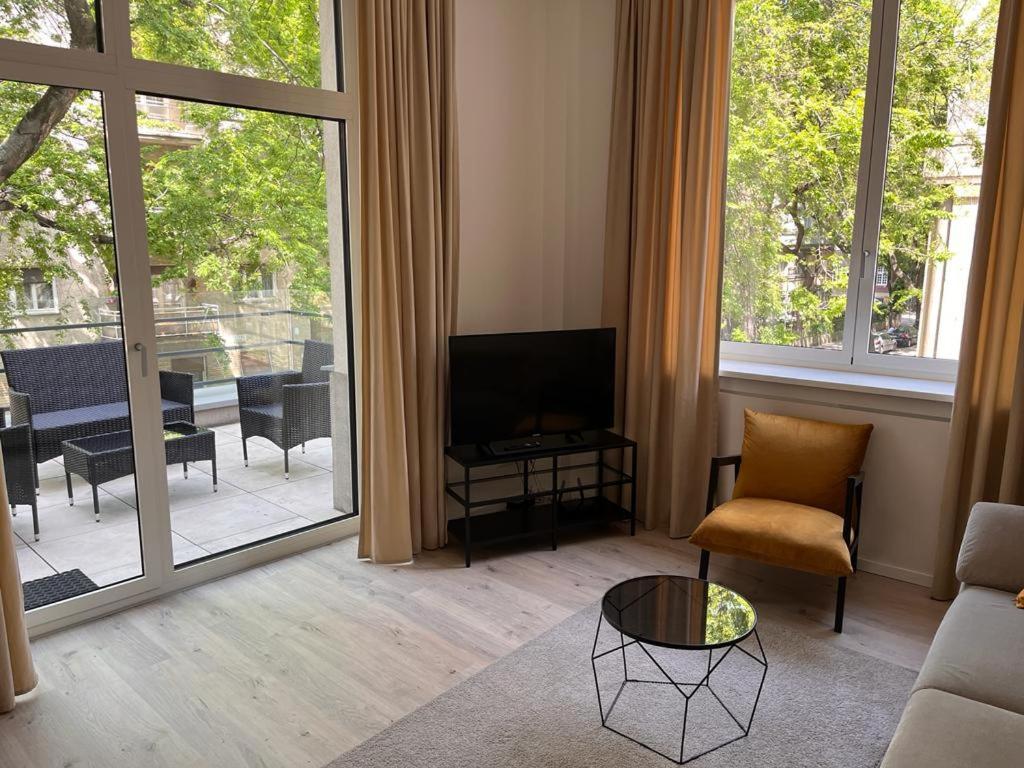 Skau Gajova Family Two Bedroom Apartment With A Terrace Free Parking ブラチスラヴァ エクステリア 写真