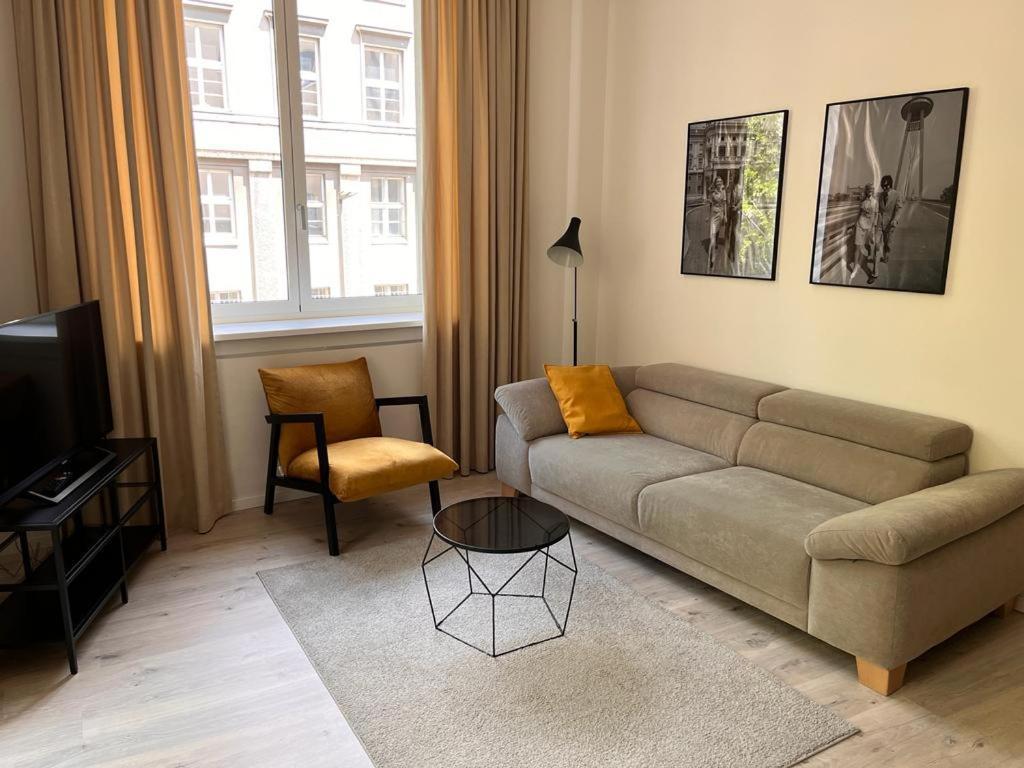 Skau Gajova Family Two Bedroom Apartment With A Terrace Free Parking ブラチスラヴァ エクステリア 写真